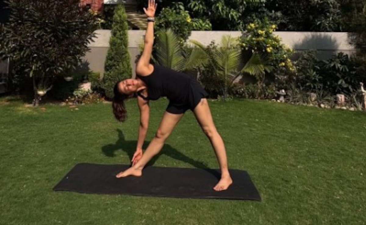 International Yoga Day: शिल्पा शेट्टी से लेकर हिना खान तक...सेलेब्स ने योग दिवस पर फैन्स को किया इंस्पायर