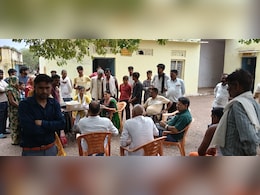 Food Poison Case : मृत्यु भोज का खाना खाकर 100 से  ज्यादा ग्रामीण बीमार, क्या मिलावटी घी है वजह? Food Poison Case : मृत्यु भोज का खाना खाकर 100 से  ज्यादा ग्रामीण बीमार, क्या मिलावटी घी है वजह?