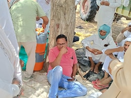 Rajasthan: तपती धूप में ग्रामीणों ने AEN और JEN को बनाया बंधक, बिजली लाइन को लेकर विवाद  Rajasthan: तपती धूप में ग्रामीणों ने AEN और JEN को बनाया बंधक, बिजली लाइन को लेकर विवाद