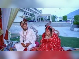 Rajasthan: फेरों के बाद दुल्हन के सिर पर बैठा कबूतर, परिजन बोले- पूर्वज की आत्मा आशीर्वाद देने आई थी Rajasthan: फेरों के बाद दुल्हन के सिर पर बैठा कबूतर, परिजन बोले- पूर्वज की आत्मा आशीर्वाद देने आई थी