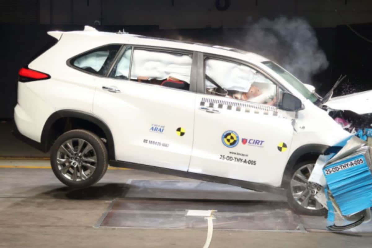 Toyota Innova Hycross