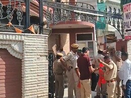 Rajasthan: फायर NOC नहीं होने पर दो होटल सीज, अन्य संचालकों को जारी हुआ नोटिस; प्रशासन की बड़ी कार्रवाई Rajasthan: फायर NOC नहीं होने पर दो होटल सीज, अन्य संचालकों को जारी हुआ नोटिस; प्रशासन की बड़ी कार्रवाई