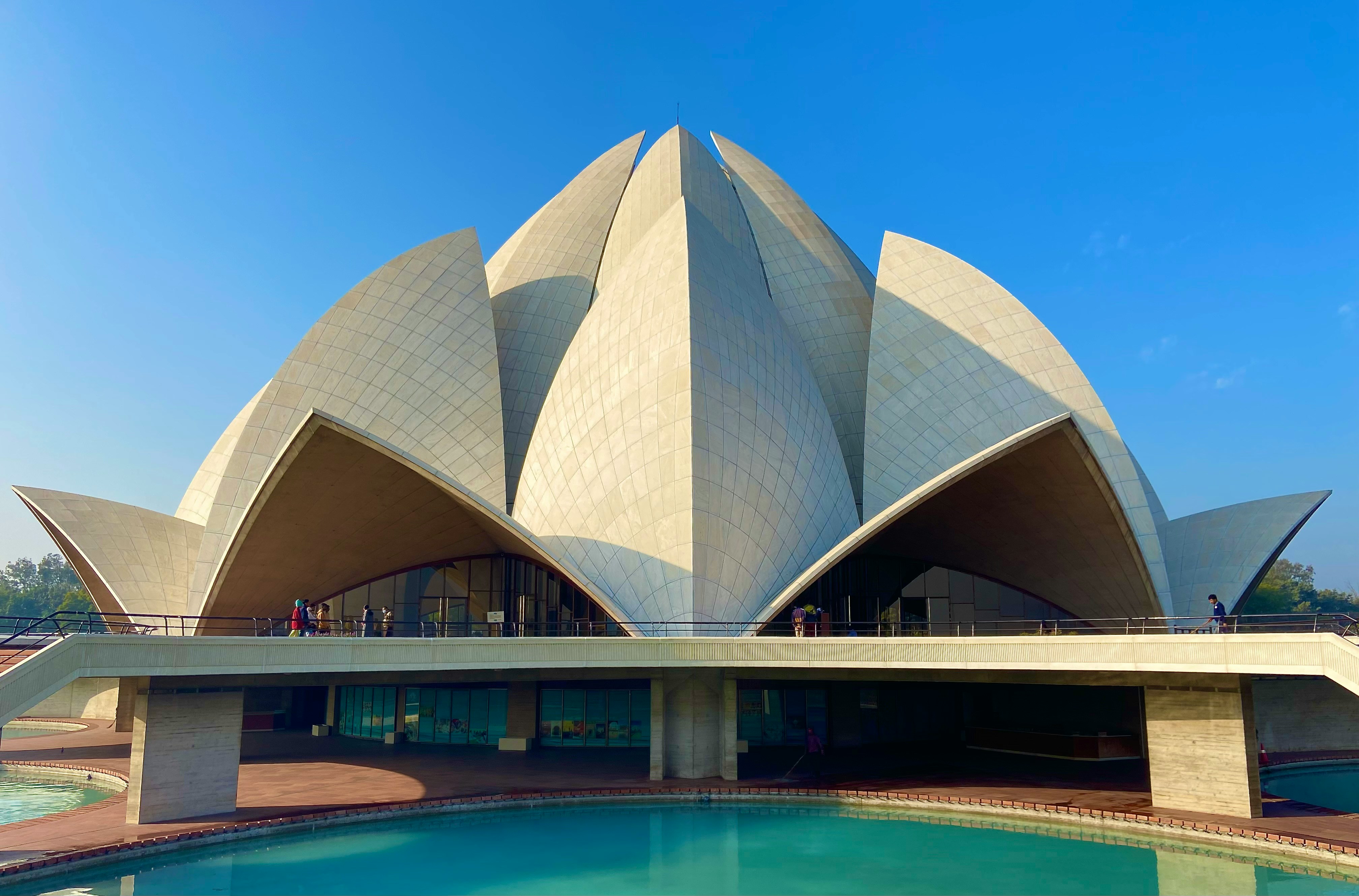 Planning To Visit The Lotus Temple? Here Are 5 Cool Facts You Shouldn't Miss
