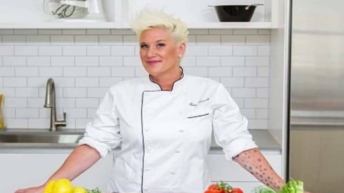 Celebrity Chef Anne Burrell най известна с това че е