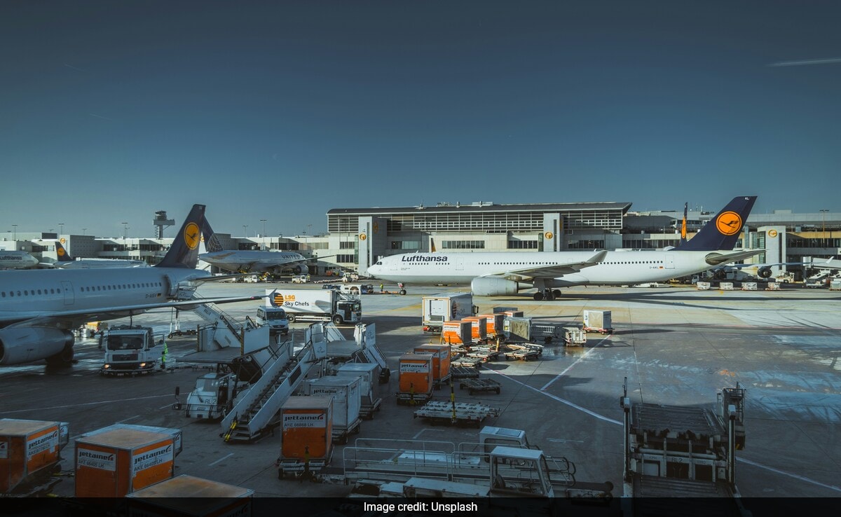 Турист с наднормено тегло от Обединеното кралство беше извлечен от