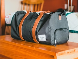 Men के Gym Duffel Bags पर ऐसी धमाकेदार Deals रोज-रोज नहीं लगेगी हाथ, Offers ऐसे नहीं हटा पाएंगे नज़रें Men के Gym Duffel Bags पर ऐसी धमाकेदार Deals रोज-रोज नहीं लगेगी हाथ, Offers ऐसे नहीं हटा पाएंगे नज़रें