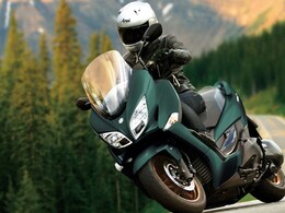 2025 Suzuki Burgman 400 Breaks Cover With New Colour Schemes