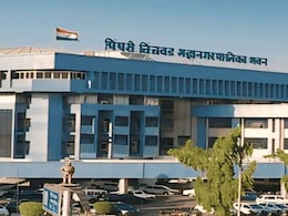 पिंपरी-चिंचवड महापालिका शाळांचा अनागोंदी कारभार; 50 शाळांना मुख्याध्यापकच नाही, १७५ शिक्षकांची पदेही रिक्त पिंपरी-चिंचवड महापालिका शाळांचा अनागोंदी कारभार; 50 शाळांना मुख्याध्यापकच नाही, १७५ शिक्षकांची पदेही रिक्त