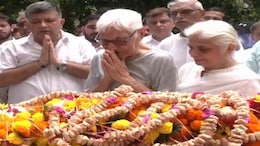Captain Sumeet Sabharwal's Grieving 88-Year-Old Father Pays Final Tribute