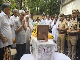 At Captain Sabharwal's Final Farewell, A Grieving Father, Teary Hugs At Captain Sabharwal's Final Farewell, A Grieving Father, Teary Hugs
