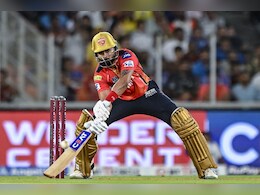 PBKS vs MI: फाइनल में पहुंचते ही श्रेयस अय्यर को लगा झटका, BCCI ने इस गलती के लिए दी इतनी बड़ी सजा PBKS vs MI: फाइनल में पहुंचते ही श्रेयस अय्यर को लगा झटका, BCCI ने इस गलती के लिए दी इतनी बड़ी सजा