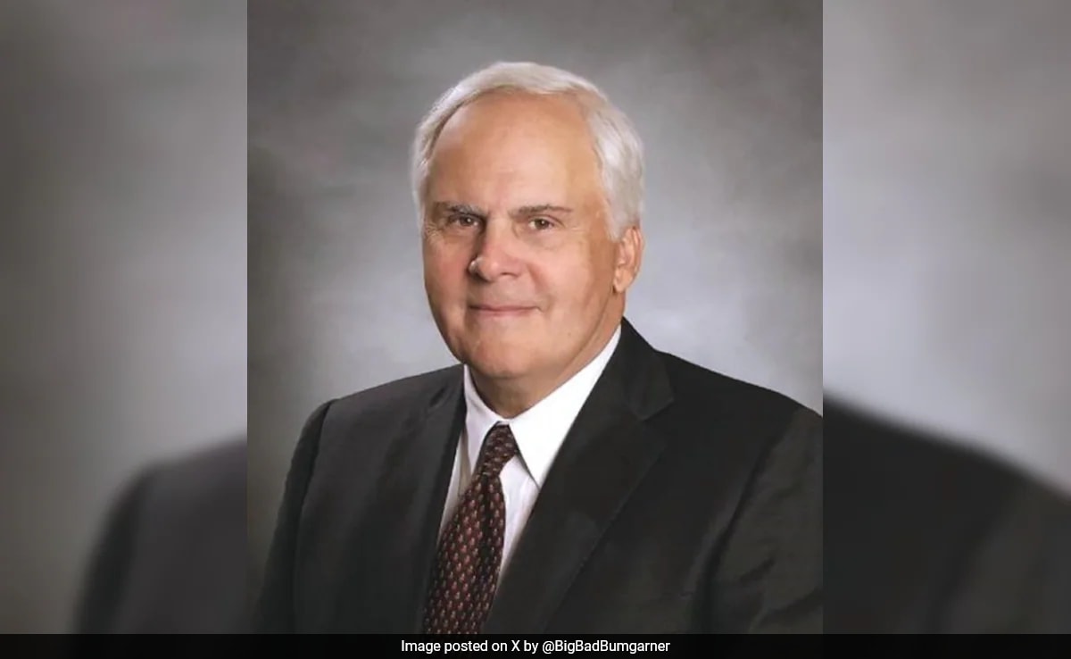 Memphis Фред Смит основателят на FedEx Corp който революционизира индустрията