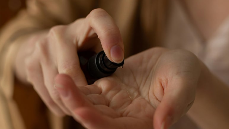 Body Mist Benefit: अब मूड रहेगा फ्रेश, आसपास के लोग भी होने लगेंगे अट्रेक्ट, 599 रुपए में आ गए हैं Victoria's Secret के ये Body Mist Body Mist Benefit: अब मूड रहेगा फ्रेश, आसपास के लोग भी होने लगेंगे अट्रेक्ट, 599 रुपए में आ गए हैं Victoria's Secret के ये Body Mist