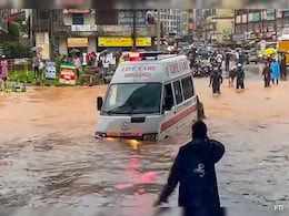 Heavy Rains In Coastal Karnataka Disrupt Normal Life, Red Alert Till Sunday Heavy Rains In Coastal Karnataka Disrupt Normal Life, Red Alert Till Sunday