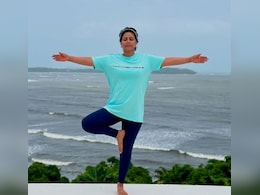International Yoga Day 2025: Hina Khan Can Do Yoga Anywhere, Even On The Beach International Yoga Day 2025: Hina Khan Can Do Yoga Anywhere, Even On The Beach
