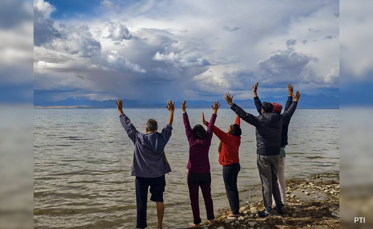 Пекин Първата партида от индийски поклонници посещаващи Тибет за да
