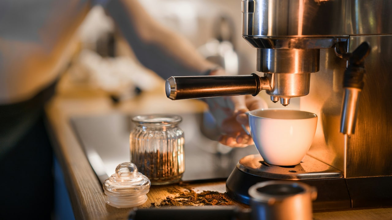 French Press Or Espresso Machine: Which Brews Better Coffee For Your Daily Fix?