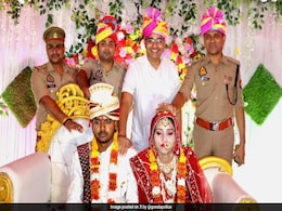 UP Cops Organise Woman's Wedding After Family's Breadwinner Shot Dead UP Cops Organise Woman's Wedding After Family's Breadwinner Shot Dead