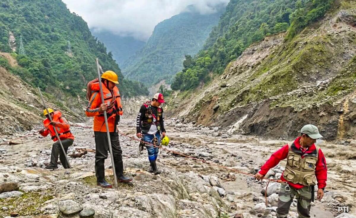 Гувахати Два хеликоптера MI 17 V5 спасиха 34 души от селата