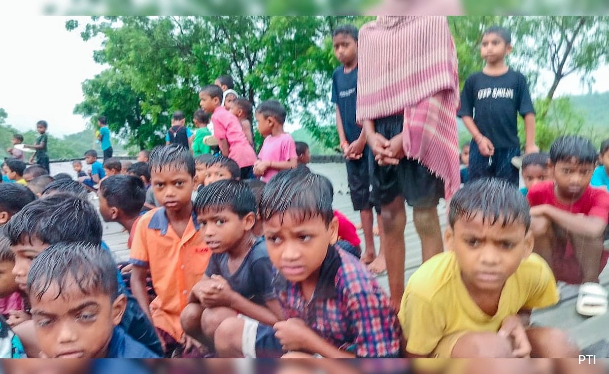 Jamshedpur At least 162 students trapped in an inundated private