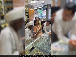 93-Year-Old's Love For His Wife And A Jewellery Shop's 'Priceless' Gesture 93-Year-Old's Love For His Wife And A Jewellery Shop's 'Priceless' Gesture