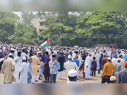 नासिक में नमाज के बाद फिलिस्तीनी झंडा फहराया गया, पुलिस ने शुरू की जांच नासिक में नमाज के बाद फिलिस्तीनी झंडा फहराया गया, पुलिस ने शुरू की जांच