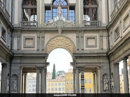 Visitor Damages 300-Year-Old Masterpiece While Taking Selfie At Italian Museum Visitor Damages 300-Year-Old Masterpiece While Taking Selfie At Italian Museum