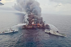 Fire On Singapore-Flagged Ship Off Kerala: 18 Rescued, 4 Missing Fire On Singapore-Flagged Ship Off Kerala: 18 Rescued, 4 Missing
