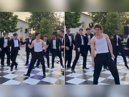 This US Groom Surprises Bride With 'Dhoom' Dance, Hrithik Roshan Reacts This US Groom Surprises Bride With 'Dhoom' Dance, Hrithik Roshan Reacts