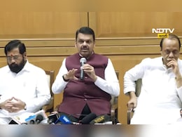 Devendra Fadnavis: उद्योगांच्या सर्व परवानग्या आता मैत्री पोर्टलवर ऑनलाईन मिळणार Devendra Fadnavis: उद्योगांच्या सर्व परवानग्या आता मैत्री पोर्टलवर ऑनलाईन मिळणार