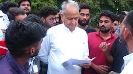 RAS परीक्षा स्थगित करने को लेकर पूर्व CM गहलोत से मिले अभ्यर्थी, भाजपा पर लगाया वादाखिलाफी का आरोप
