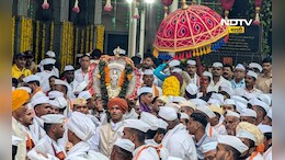 Pune Palkhi 2025: आळंदीहून ज्ञानेश्वर महाराज पालखी सोहळ्याला सुरुवात, भर पावसात वारकऱ्यांचा उत्साह शिगेला