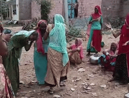राजस्थान में पानी के लिए आपस में लड़ी महिलाएं, मटका फोड़ प्रदर्शन के बाद भी नींद में हैं अधिकारी!
