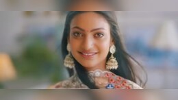 मोनालिसा के पहले म्यूजिक वीडियो का फर्स्ट लुक आया सामने, दिखा नशीली आंखों का जादू
