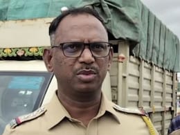 धाराशिवच्या सिंघमचा बुरखा फाटला! ACB नं पकडताच चोरासारखा पळाला पोलीस अधिकारी! फिल्मी स्टाईल पाठलागची चर्चा धाराशिवच्या सिंघमचा बुरखा फाटला! ACB नं पकडताच चोरासारखा पळाला पोलीस अधिकारी! फिल्मी स्टाईल पाठलागची चर्चा