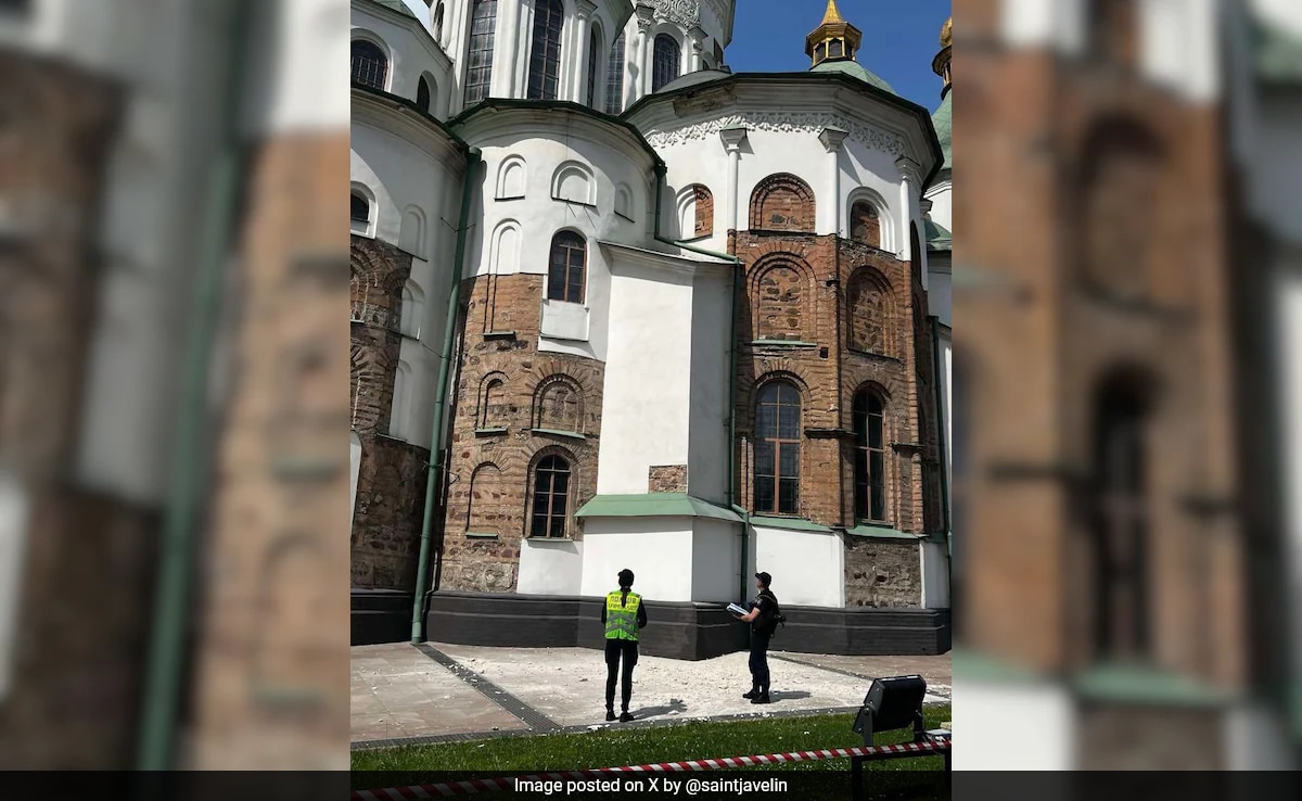 Киев Руска атака за една нощ повредена катедралата София в