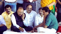 Bachchu Kadu Protest : बच्चू कडूंच्या आंदोलनाचा सातवा दिवस, बावनकुळेंसोबतची चर्चा फिस्कटली; काँग्रेसचा पाठिंबा