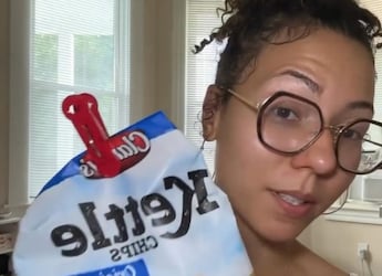 Woman Receives 'Open' Packet Of Chips As Birthday Gift, Here's How She Reacted Woman Receives 'Open' Packet Of Chips As Birthday Gift, Here's How She Reacted