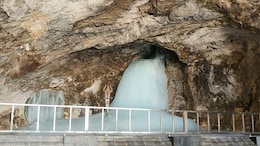 Amarnath yatra: अमरनाथ यात्रा के लिए जम्मू से पहला जत्था रवाना, उपराज्यपाल ने दिखाई हरी झंडी