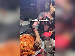 Would You Try A Medu Vada Noodle Burger? This Vendor's Recipe Is Internet's New Obsession