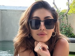 मां को स्कूटर पर कसके पकडे हुए थी ये लड़की, डायरेक्टर ने बीच सड़क गाड़ी रोक पूछा गाना करोगी? फिर रातों-रात बन गई 'कांटा लगा गर्ल' मां को स्कूटर पर कसके पकडे हुए थी ये लड़की, डायरेक्टर ने बीच सड़क गाड़ी रोक पूछा गाना करोगी? फिर रातों-रात बन गई 'कांटा लगा गर्ल'