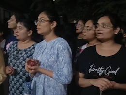 Rajastan: चार दिन बाद डॉ. रवि शर्मा के परिजनों ने शव लिया, रेजिडेंट डॉक्टर्स ने नम आंखों से दी अंतिम विदाई Rajastan: चार दिन बाद डॉ. रवि शर्मा के परिजनों ने शव लिया, रेजिडेंट डॉक्टर्स ने नम आंखों से दी अंतिम विदाई