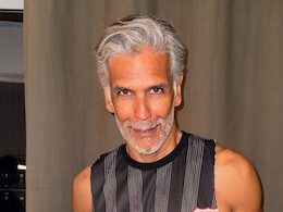 Milind Soman Doing Pullups At 59 Will Make You Want To Hit The Gym Now Milind Soman Doing Pullups At 59 Will Make You Want To Hit The Gym Now