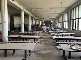 मेस में खाना खा रहे थे मेडिकल कॉलेज के छात्र, तभी बिल्डिंग से टकराया विमान, कई छात्रों की मौत की आशंका मेस में खाना खा रहे थे मेडिकल कॉलेज के छात्र, तभी बिल्डिंग से टकराया विमान, कई छात्रों की मौत की आशंका