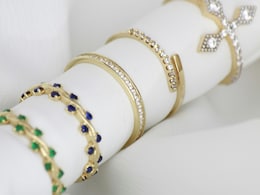 Women के Gold-Plated Bracelets पर जबरदस्त डील्स, High Quality के साथ दिखने में काफी Stylish Women के Gold-Plated Bracelets पर जबरदस्त डील्स, High Quality के साथ दिखने में काफी Stylish