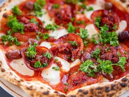 Host An Italian Soiree With This Menu Complete With Cocktails, Wholesome Mains And Dreamy Desserts Host An Italian Soiree With This Menu Complete With Cocktails, Wholesome Mains And Dreamy Desserts
