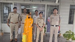 Wife Kills Husband: मामूली बात पर पति पर महिला ने लोहे की कलछी से किया वार, मौके पर हुई मौत