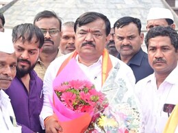 Sudhakar Badgujar Joins BJP : दूध का दूध और पानी का पानी होगा! ठाकरेंना बडगुजरांचा इशारा Sudhakar Badgujar Joins BJP : दूध का दूध और पानी का पानी होगा! ठाकरेंना बडगुजरांचा इशारा