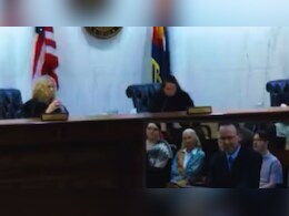 कोर्ट में वकील ने जज को कह दी ऐसी बात, सुन खड़े हो गए लोगों के कान, अब सोशल मीडिया पर वायरल हो रहा VIDEO कोर्ट में वकील ने जज को कह दी ऐसी बात, सुन खड़े हो गए लोगों के कान, अब सोशल मीडिया पर वायरल हो रहा VIDEO