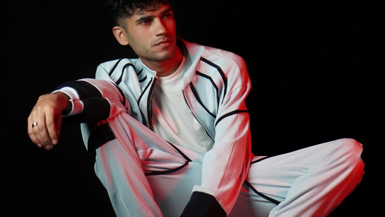 Gym हो या Running, स्टाइल और कम्फर्ट का परफेक्ट कॉम्बो हैं ये Men's Tracksuits, खरीदें इन्हें बेहद कम प्राइस में! Gym हो या Running, स्टाइल और कम्फर्ट का परफेक्ट कॉम्बो हैं ये Men's Tracksuits, खरीदें इन्हें बेहद कम प्राइस में!